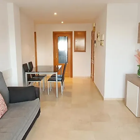 Apartment Salinas - Solo Alquiler Familias Gandia